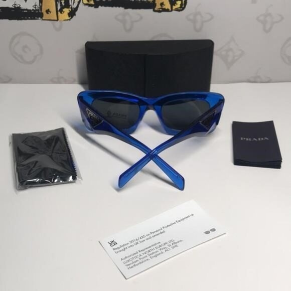 New Authentic Prada PR13Z Sunglasses – Blue Frame / Grey Lenses, Square Shape - Picture 3 of 14